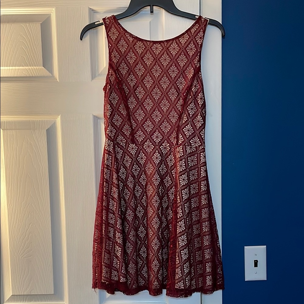 Junior’s Lace Detail Sleeveless Dress size 5